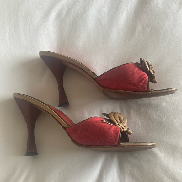 Vintage Chanel slides— so chic & unique! - Picture 2 of 6